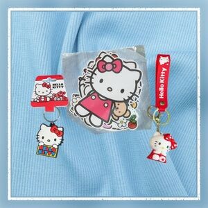 🍄🆕🍄 Hello Kitty Red and White Keychain Set